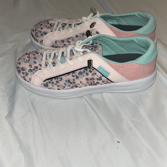 Heydude Women’s Karina Breeze Palm Springs Shoes - Picture 7 of 15